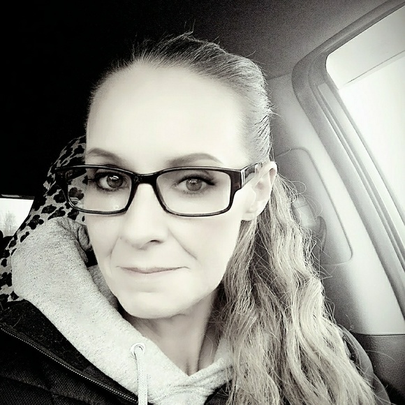 Meet your Posher, Jules - Picture 1 of 1